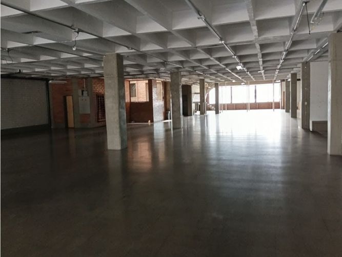 Oficina en arriendo en Urbanizacion Villas Del Parque, Medellín, 870 m² · foto 5 de 5