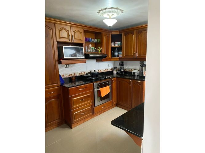 Casa de 3 alcobas en venta en Diego Echavarría, Medellín, 140 m² · foto 3 de 11