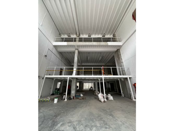 Local en arriendo en Colombia, Medellín, 3395 m² · foto 2 de 10