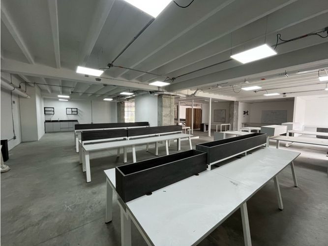 Local en arriendo en Colombia, Medellín, 3395 m² · foto 3 de 10