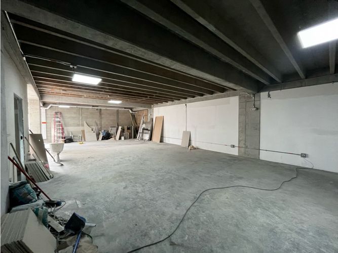 Local en arriendo en Colombia, Medellín, 3395 m² · foto 8 de 10