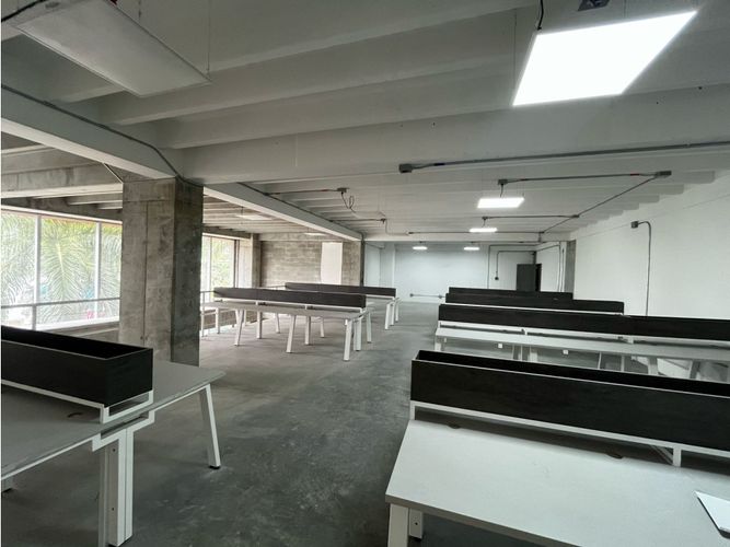 Local en arriendo en Colombia, Medellín, 3395 m² · foto 9 de 10