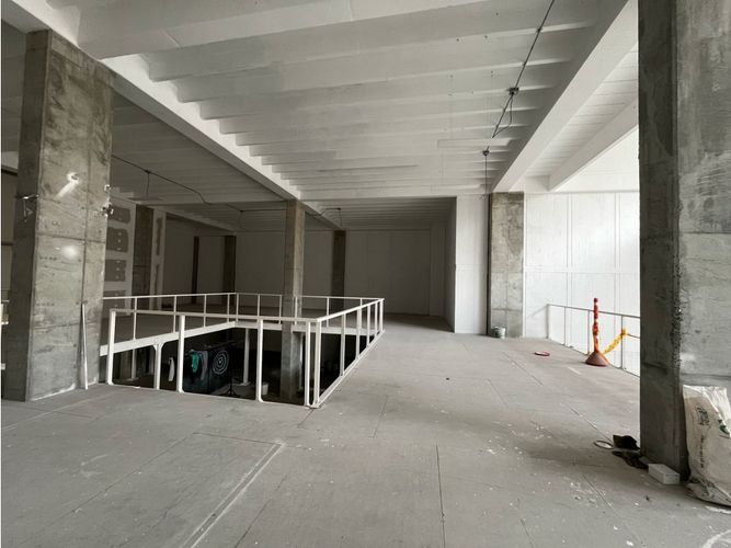 Local en arriendo en Colombia, Medellín, 3395 m² · foto 10 de 10
