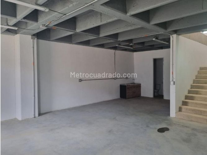 Bodega en venta en Manizales, 715 m² · foto 2 de 7