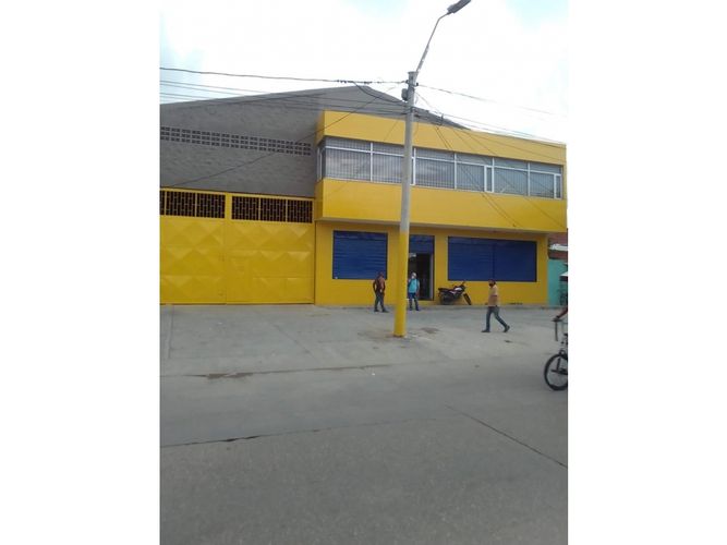 Bodega en arriendo en San Roque, Barranquilla, 1000 m² · foto 2 de 10