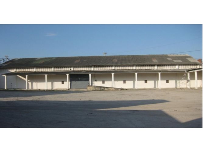 Bodega en arriendo en El Centro, Cartagena, 500 m² · foto 2 de 8
