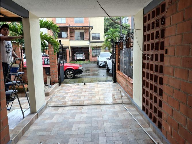 Casa de 4 alcobas en venta en Caqueta, La Estrella, 172 m² · foto 4 de 17