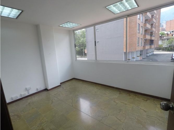 Oficina en arriendo en Las Lomas, Medellín, 65 m² · foto 3 de 8