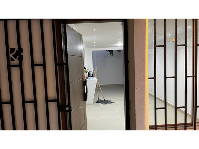 Casa de 4 alcobas en venta en Caqueta, La Estrella, 172 m² · foto 11 de 17