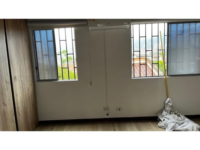 Casa de 4 alcobas en venta en Caqueta, La Estrella, 172 m² · foto 14 de 17