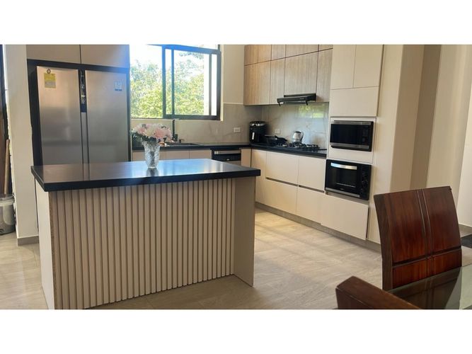 Casa de 4 alcobas en venta en Monta�Ita, Medellín, 320 m² · foto 3 de 5