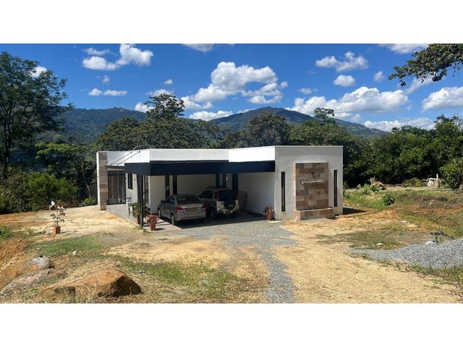 Casa de 4 alcobas en venta en Monta�Ita, Medellín, 320 m² · foto 5 de 5