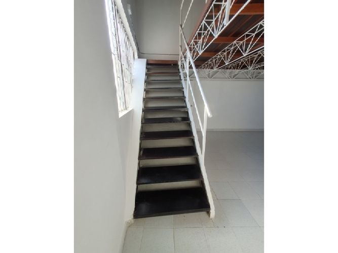 Bodega en arriendo en Belén, Medellín, 218 m² · foto 4 de 10