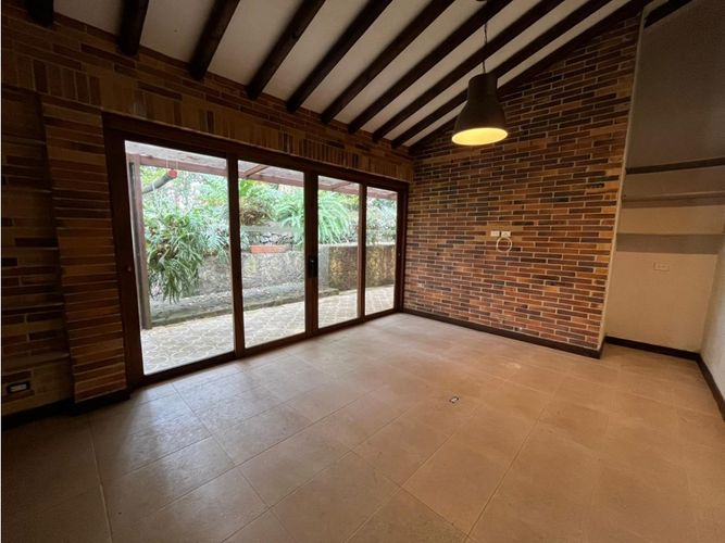 Casa de 5 alcobas en arriendo en Zona Centro, Medellín, 220 m² · foto 8 de 14