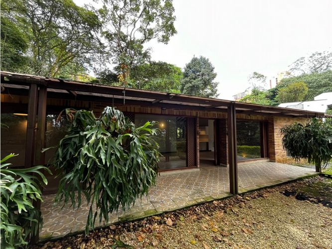 Casa de 5 alcobas en arriendo en Zona Centro, Medellín, 220 m² · foto 12 de 14
