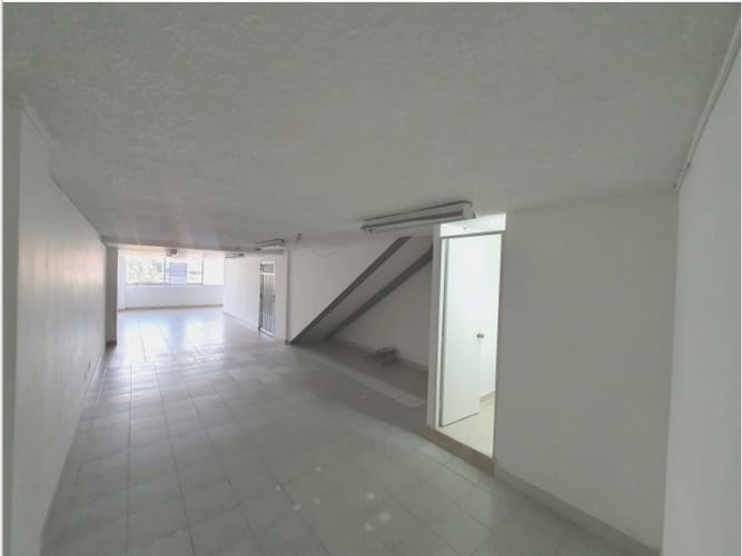 Bodega en arriendo en Belén, Medellín, 218 m² · foto 9 de 10