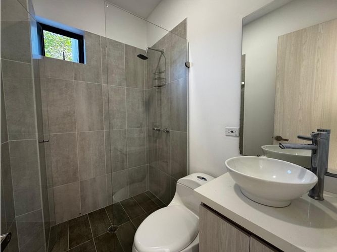 Casa de 5 alcobas en venta en Chipre, Rionegro, 280 m² · foto 7 de 15