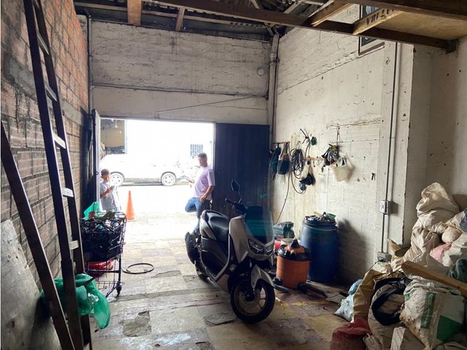 Local en arriendo en Colombia, Medellín, 30 m² · foto 3 de 5