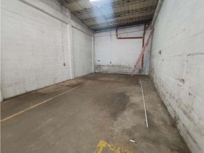 Bodega en arriendo en La Pilarica, Medellín, 110 m² · foto 5 de 8