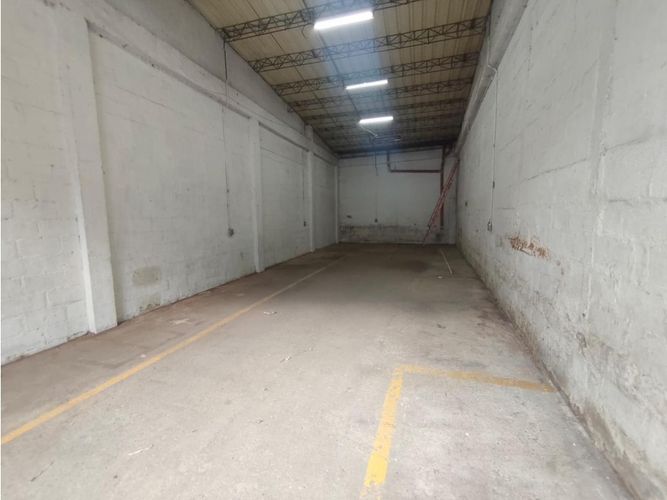 Bodega en arriendo en La Pilarica, Medellín, 110 m² · foto 8 de 8