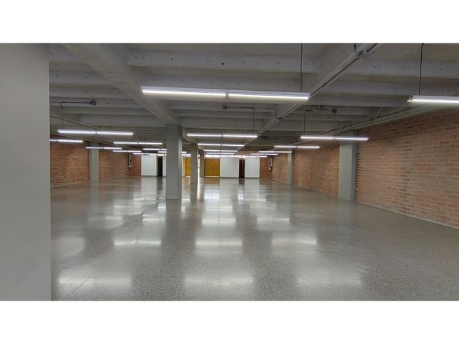 Oficina en arriendo en Shellmar, Medellín, 470 m² · foto 4 de 5