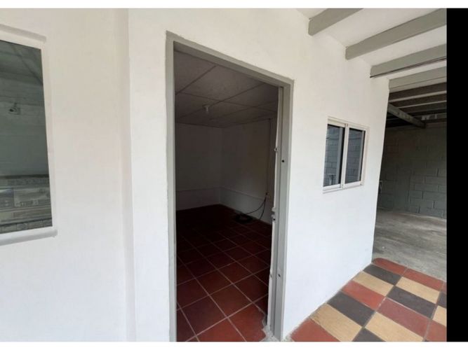 Bodega en arriendo en San Carlos, Barranquilla, 300 m² · foto 2 de 12