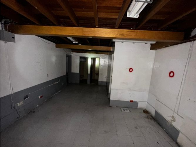 Bodega en arriendo en Cerro Nutibara, Medellín, 1581 m² · foto 3 de 13