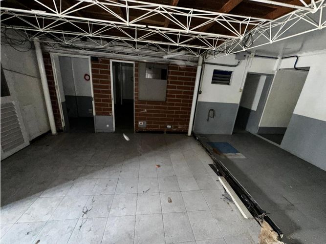 Bodega en arriendo en Cerro Nutibara, Medellín, 1581 m² · foto 6 de 13