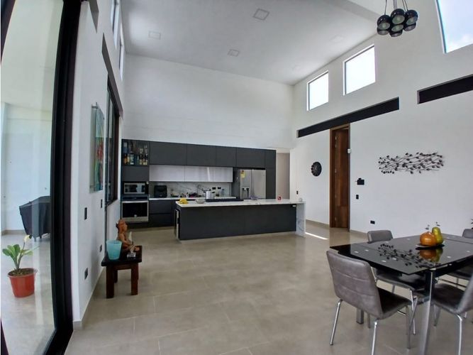 Casa de 3 alcobas en venta en Llano Grande, Rionegro, 523 m² · foto 5 de 13