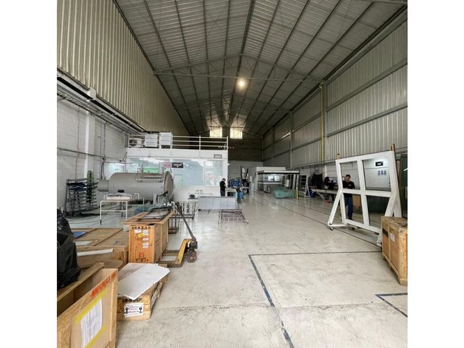 Bodega en venta en La Corrala, Manizales, 1000 m² · foto 2 de 7