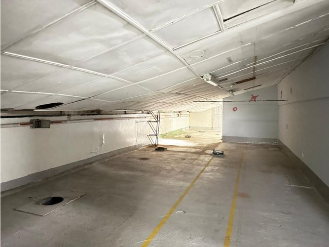 Bodega en arriendo en Cerro Nutibara, Medellín, 1581 m² · foto 10 de 13