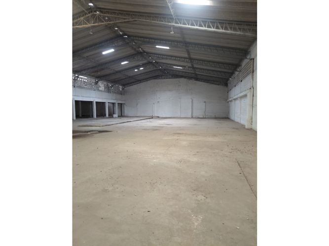 Bodega en arriendo en San Carlos, Barranquilla, 1600 m² · foto 3 de 17