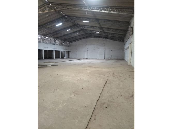 Bodega en arriendo en San Carlos, Barranquilla, 1600 m² · foto 4 de 17