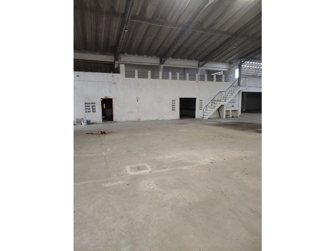 Bodega en arriendo en San Carlos, Barranquilla, 1600 m² · foto 5 de 17