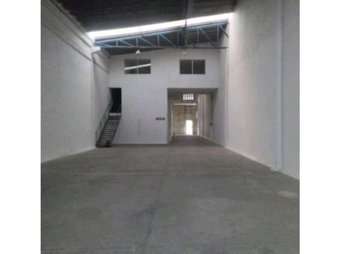Bodega en arriendo en La Concepcion, Barranquilla, 886 m² · foto 2 de 2