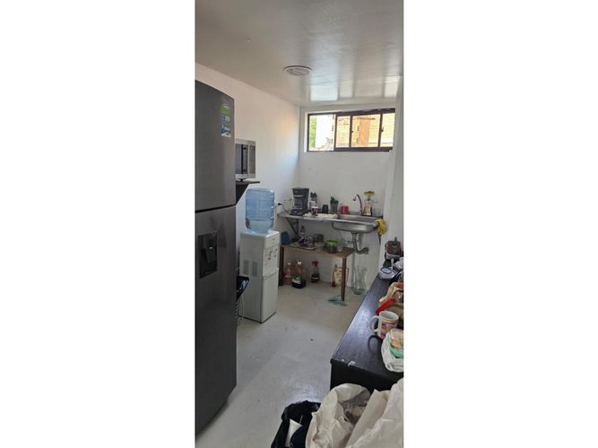 Bodega en venta en Las Mercedes, Itagüí, 110 m² · foto 2 de 4