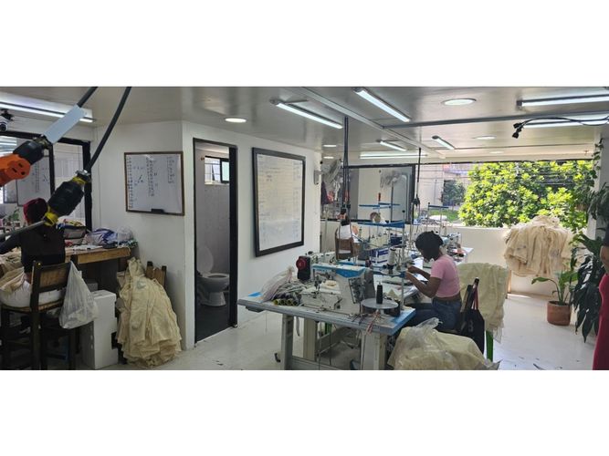 Bodega en venta en Las Mercedes, Itagüí, 110 m² · foto 3 de 4