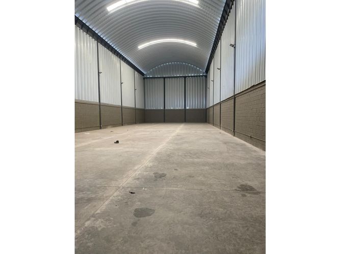 Bodega en arriendo en Caribe Verde, Barranquilla, 900 m² · foto 2 de 12