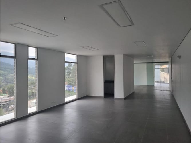 Local en venta en Primavera, Manizales, 175 m² · foto 2 de 8