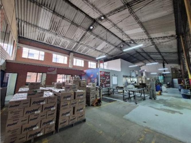 Bodega en venta en Las Mercedes, Itagüí, 1581 m² · foto 2 de 24