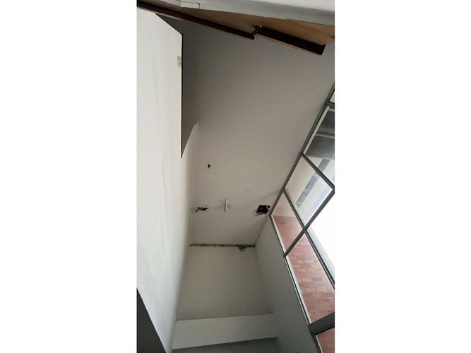 Apartamento de 4 alcobas en venta en Bolivariana, Medellín, 230 m² · foto 3 de 10