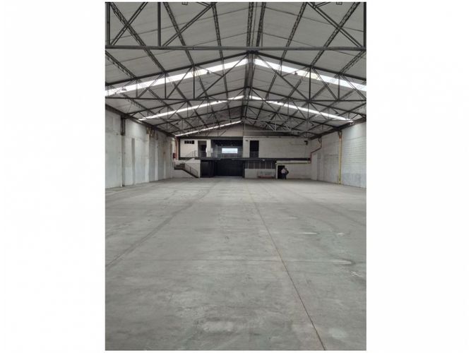 Bodega en venta en San Juan Bautista, Itagüí, 2030 m² · foto 4 de 7