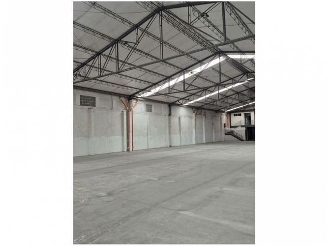 Bodega en venta en San Juan Bautista, Itagüí, 2030 m² · foto 6 de 7