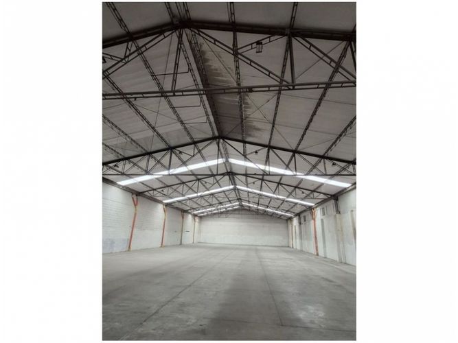 Bodega en venta en San Juan Bautista, Itagüí, 2030 m² · foto 7 de 7