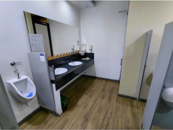 Oficina en arriendo en Los Naranjos, Itagüí, 681 m² · foto 4 de 7