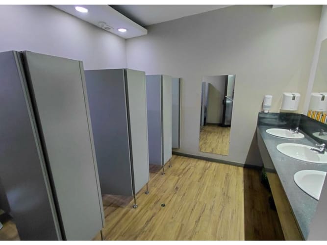 Oficina en arriendo en Los Naranjos, Itagüí, 681 m² · foto 5 de 7