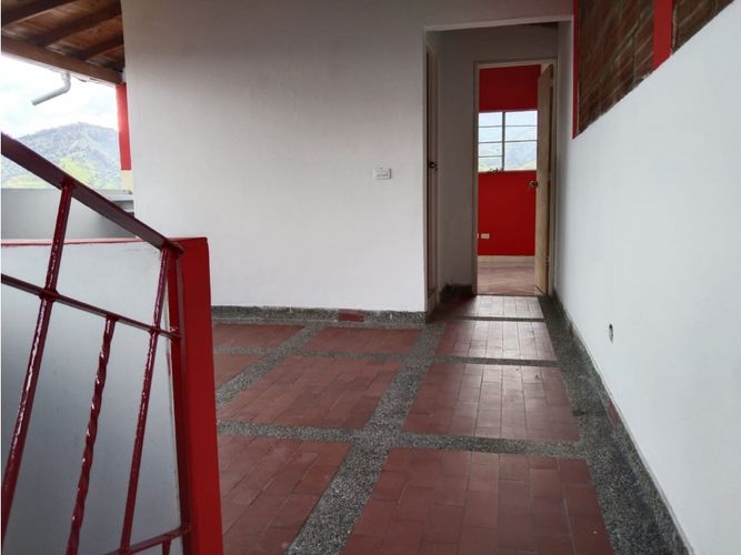 Casa de 6 alcobas en venta en Cabecera Urbana San Cristobal, Medellín, 500 m² · foto 10 de 24