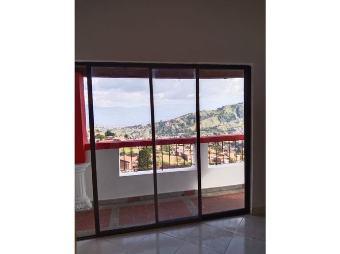 Casa de 6 alcobas en venta en Cabecera Urbana San Cristobal, Medellín, 500 m² · foto 13 de 24