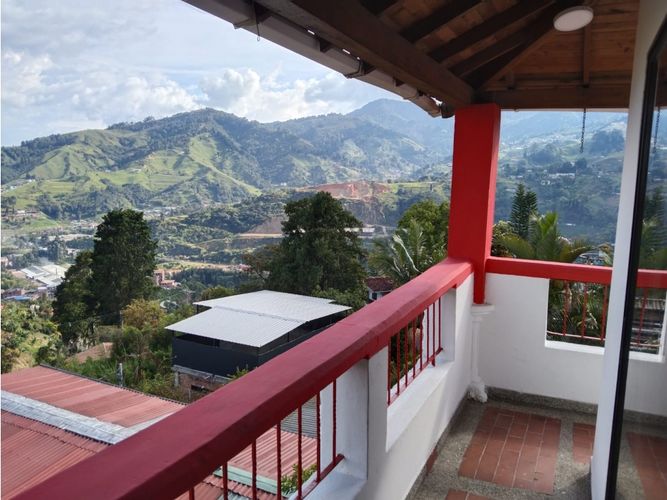 Casa de 6 alcobas en venta en Cabecera Urbana San Cristobal, Medellín, 500 m² · foto 14 de 24