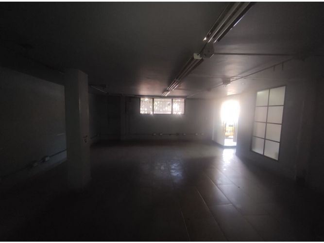 Bodega en arriendo en Laureles, Medellín, 300 m² · foto 4 de 10
